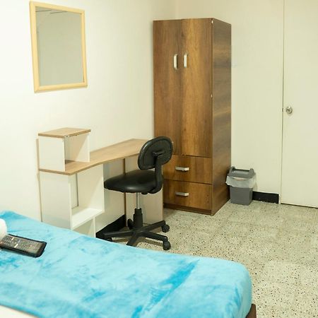Africa House-Casa Hotel Laureles-La70 Medellín Eksteriør bilde