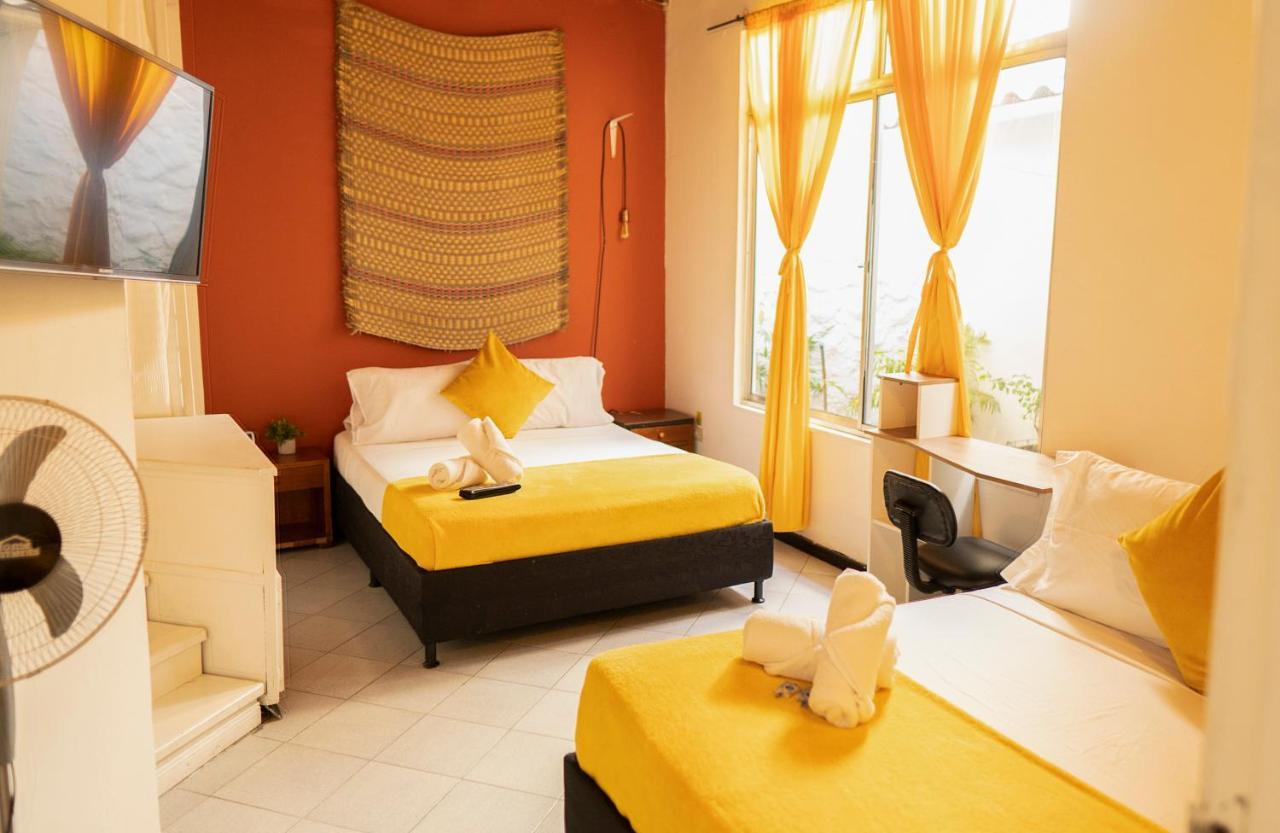 Africa House-Casa Hotel Laureles-La70 Medellín Eksteriør bilde