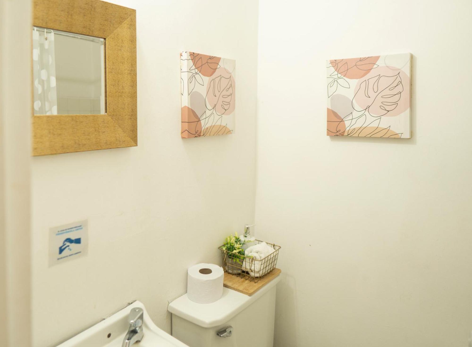Africa House-Casa Hotel Laureles-La70 Medellín Eksteriør bilde