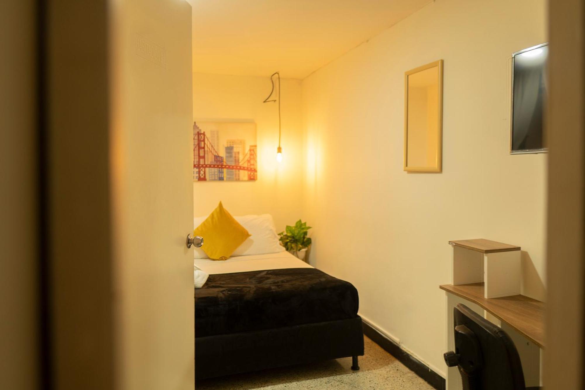 Africa House-Casa Hotel Laureles-La70 Medellín Eksteriør bilde