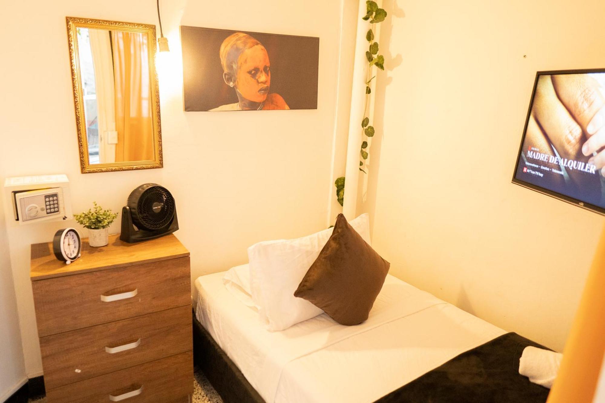 Africa House-Casa Hotel Laureles-La70 Medellín Eksteriør bilde