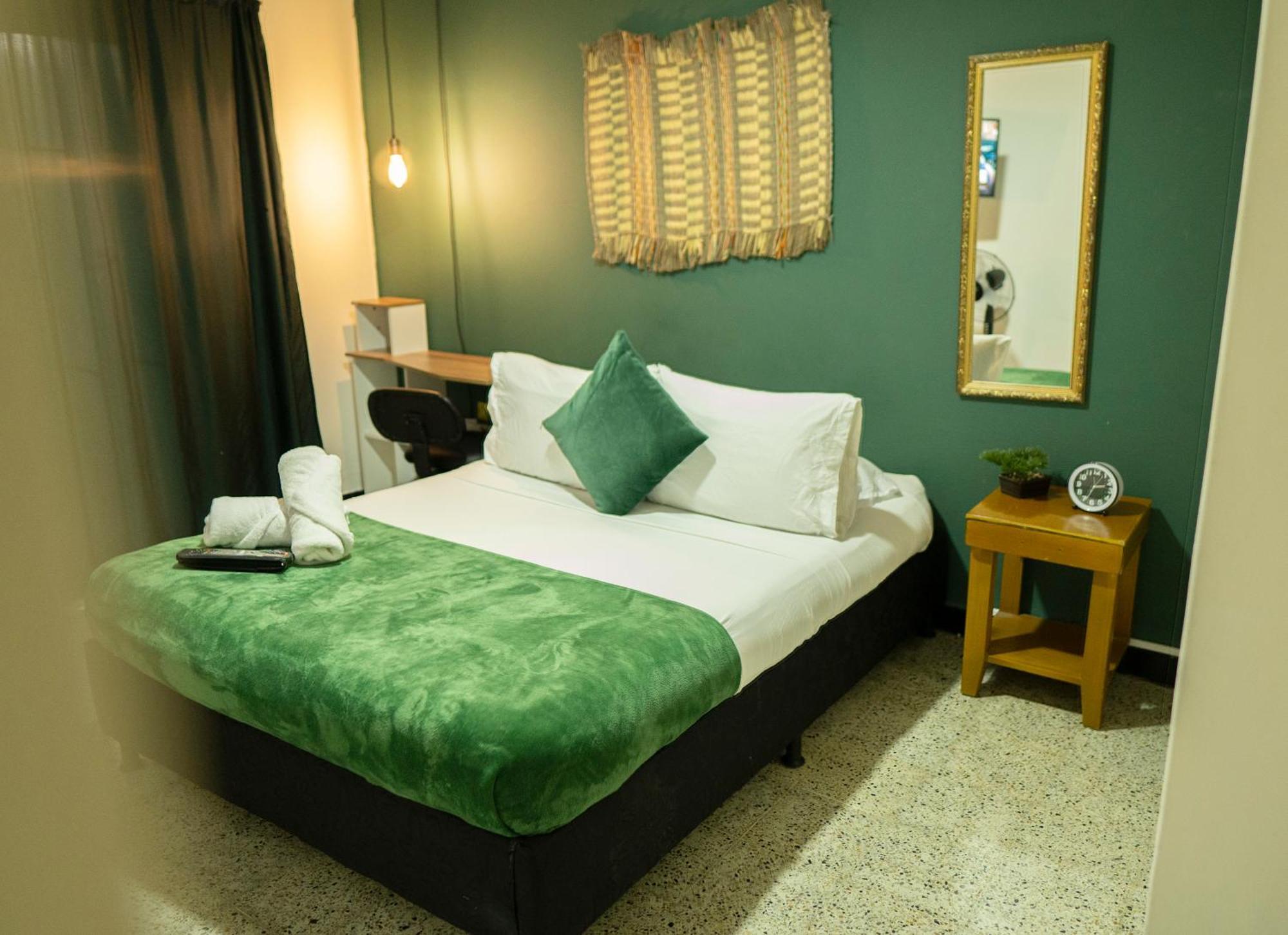 Africa House-Casa Hotel Laureles-La70 Medellín Eksteriør bilde