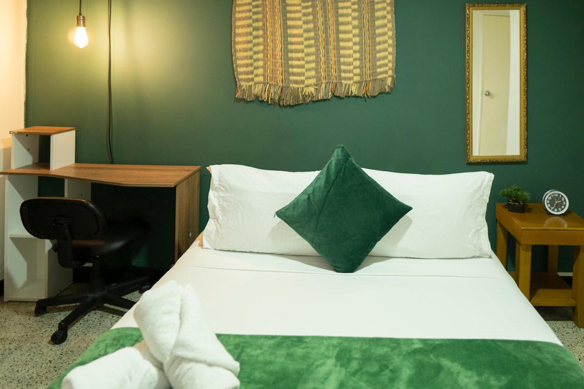 Africa House-Casa Hotel Laureles-La70 Medellín Eksteriør bilde