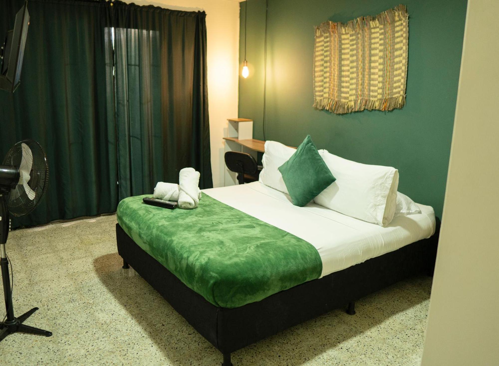 Africa House-Casa Hotel Laureles-La70 Medellín Eksteriør bilde