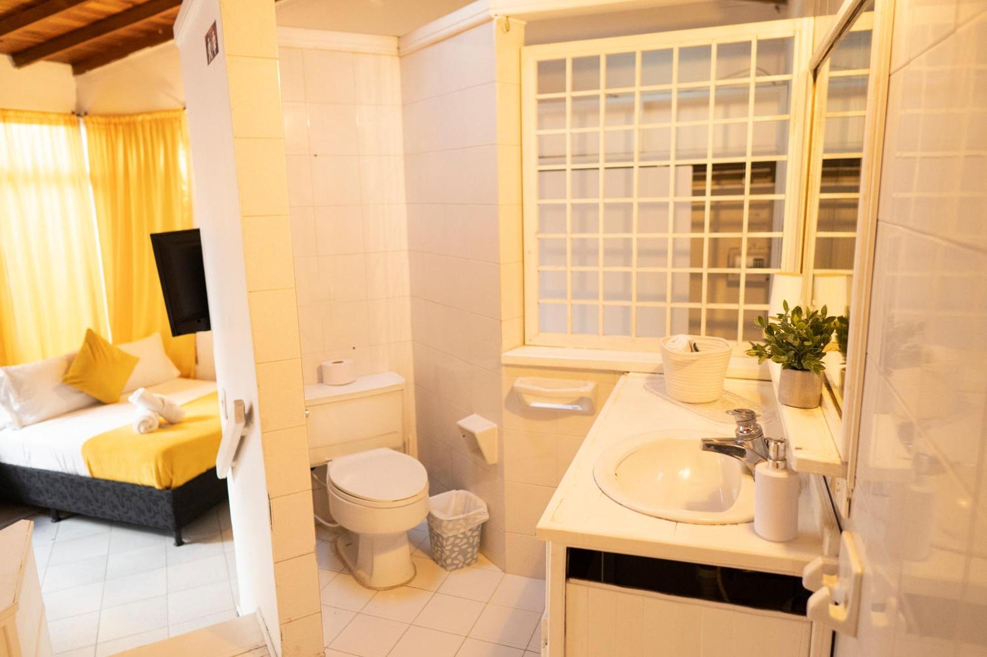 Africa House-Casa Hotel Laureles-La70 Medellín Eksteriør bilde