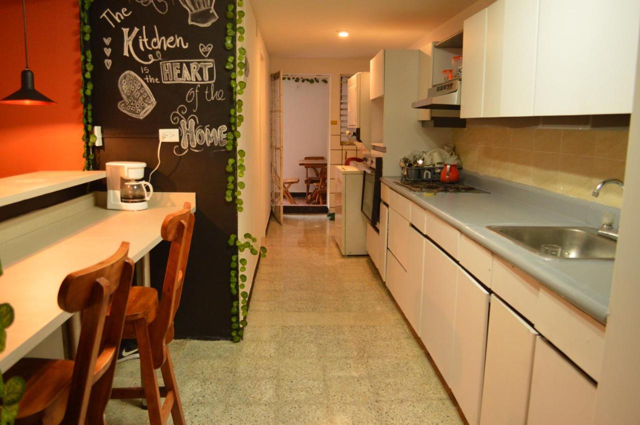 Africa House-Casa Hotel Laureles-La70 Medellín Eksteriør bilde