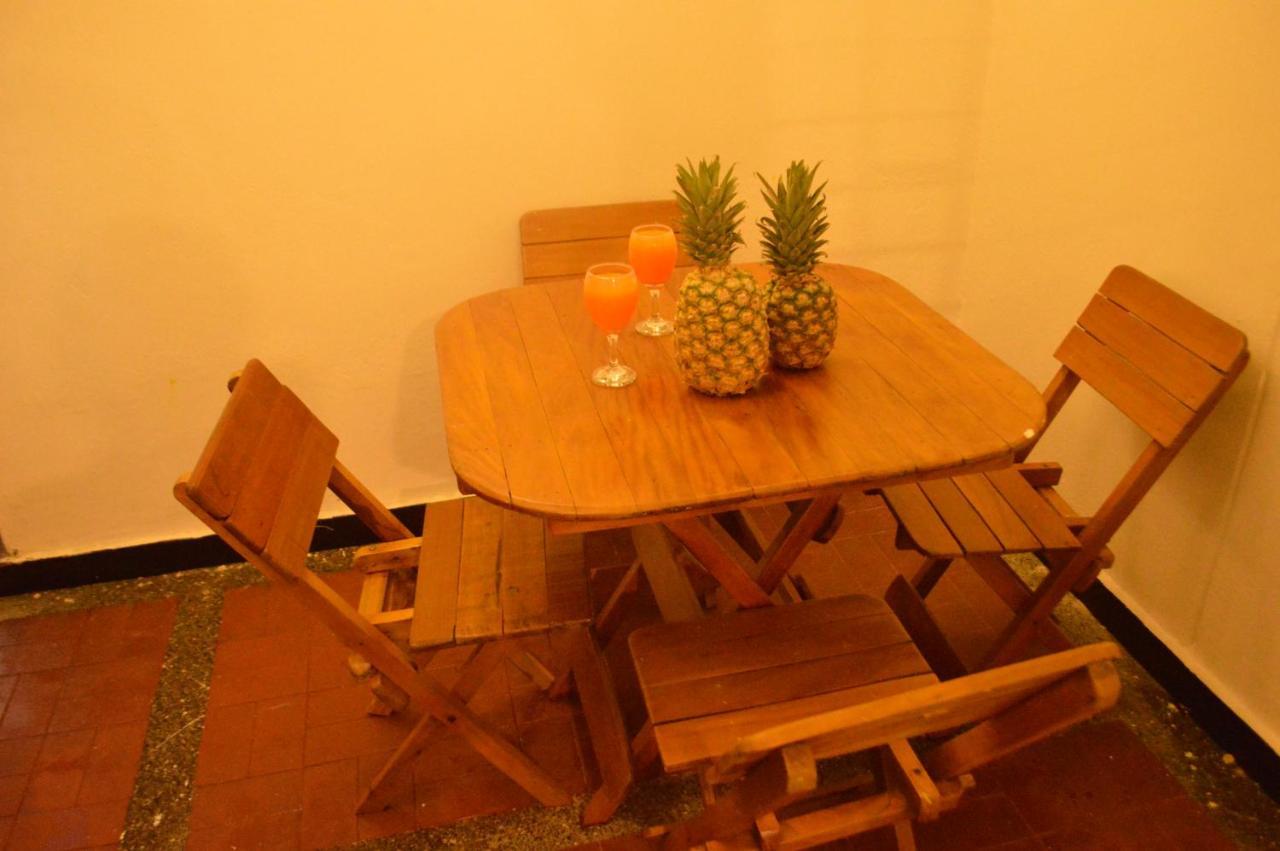 Africa House-Casa Hotel Laureles-La70 Medellín Eksteriør bilde